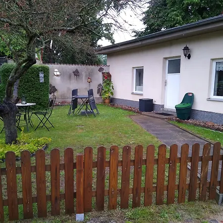 Ferienhaeuschen In Der Naehe Der Kirche
