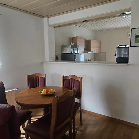 Ferienhaeuschen In Der Naehe Der Kirche *