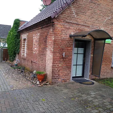 Ferienhaeuschen In Der Naehe Der Kirche * راينزبرج