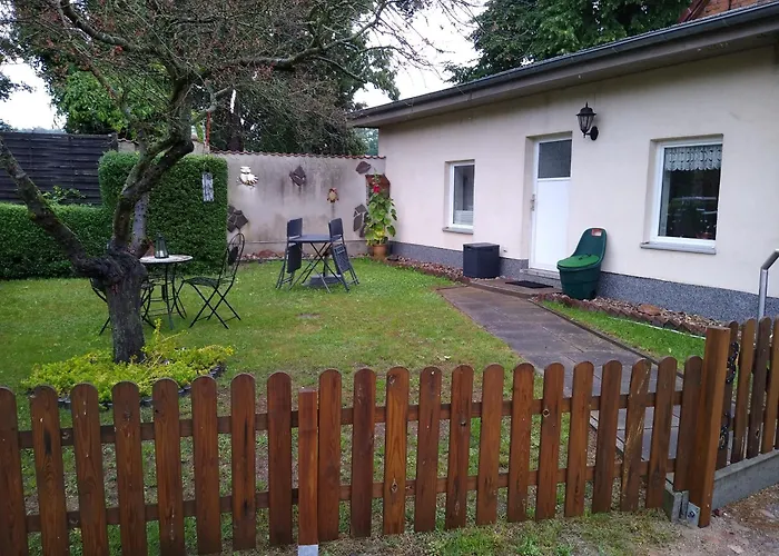 Ferienhaeuschen In Der Naehe Der Kirche